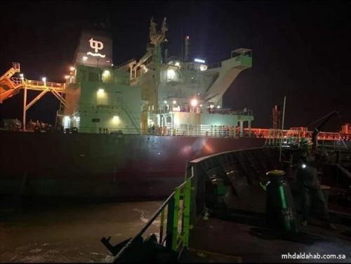 مصر.. جنوح سفينة نفط عملاقة تحمل علم سنغافورة في قناة السويس وتوقف حركة الملاحة