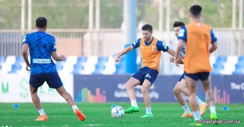 الهلال ينهي تحضيراته استعداداً لمواجهة القادسية الكويتي وتأكد غياب كويلار