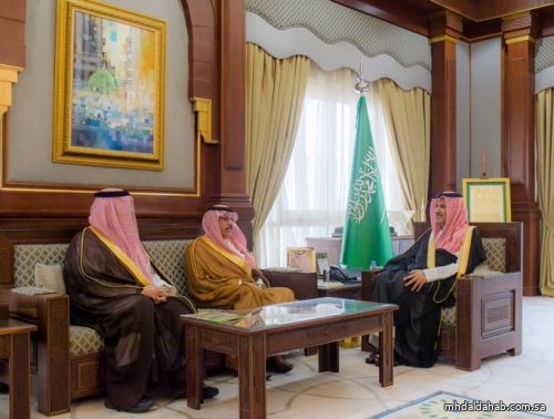 سمو أمير منطقة المدينة المنورة يلتقي بمدير عام المركز السعودي لزراعة الأعضاء