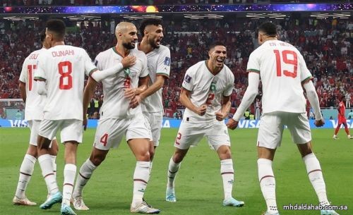 المغرب المتصدر يبلغ دور 16 بكأس العالم لأول مرة بعد 36 عاما