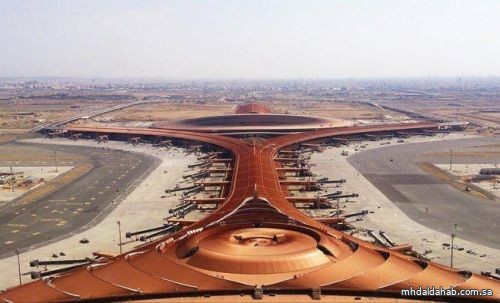 "مطار جدة" يطالب المسافرين بالتواصل مع شركات الطيران للتعرف على مستجدات الرحلات