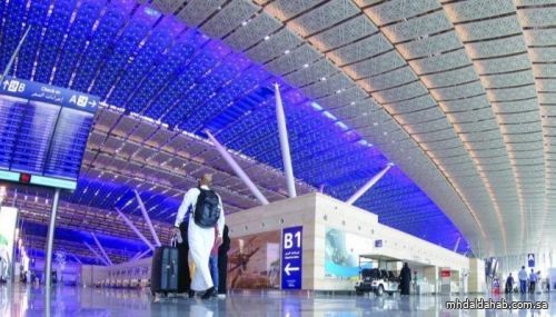 مطار الملك عبدالعزيز يدعو المسافرين للتأكد من مستجدات رحلاتهم الجوية