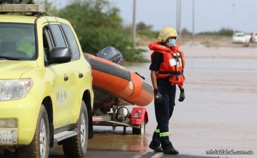 الدفاع المدني يدعو إلى أخذ الحيطة لاحتمالية استمرار هطول أمطار رعدية