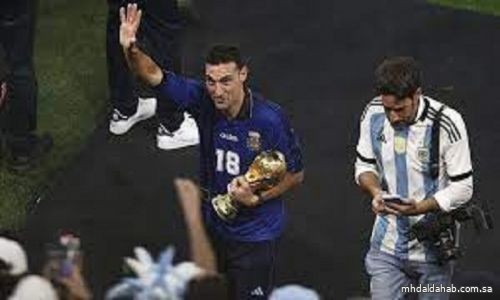 تمديد عقد المدرب سكالوني مع منتخب الأرجنتين حتى 2026