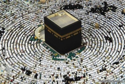 إعلان جدول أئمة المسجد الحرام خلال التراويح والتهجد في رمضان