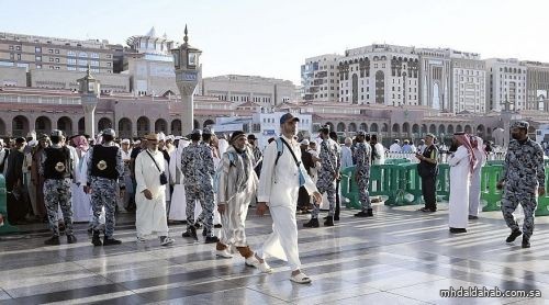 60 ممراً لتنظيم عبور مئات الآلاف من المصلين إلى أرجاء المسجد النبوي