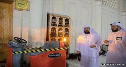 السديس يتفقد المعدات الذكية لغسيل ساحات المسجد النبوي
