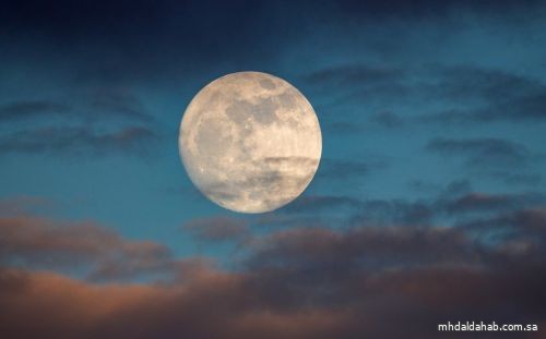 فلكية جدة: "بدر رمضان" يزين السماء اليوم