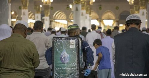 مليون عبوة زمزم لزوار المسجد النبوي