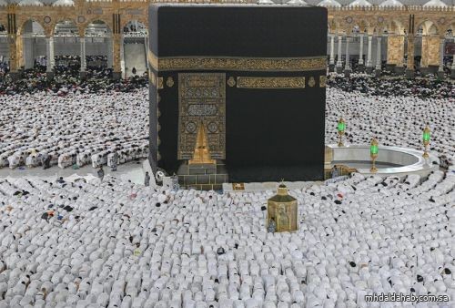 2.5 مليون مصلٍ يشهدون ختم القرآن بالمسجد الحرام في ليلة 29