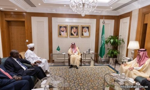 وزير الخارجية يؤكد على دعوة المملكة بالتهدئة وتغليب المصلحة الوطنية بالسودان