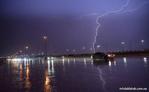 "الأرصاد" تطلق تحذيرات بعواصف رعدية في عدة مناطق مساء اليوم