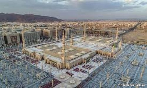 توفير 5 آليات فعالة لحماية المُصلّين من الشمس في المسجد النبوي والساحات