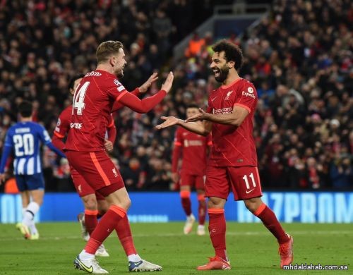 محمد صلاح يودع هندرسون بعد انتقاله لنادي الاتفاق