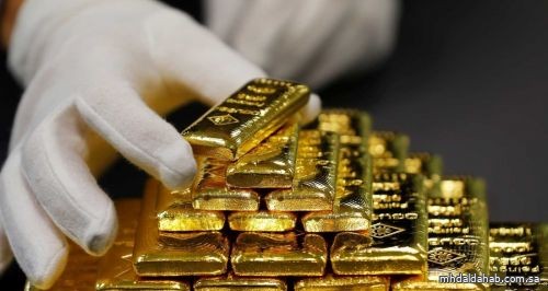 الذهب يستقر عند مستوى 1900 دولار مع ترقب مؤشرات الفائدة