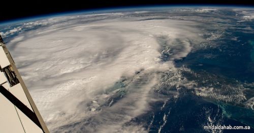 العاصفة "إيداليا" في المحيط الأطلسي المفتوح بسرعة رياح 65 ميلا في الساعة