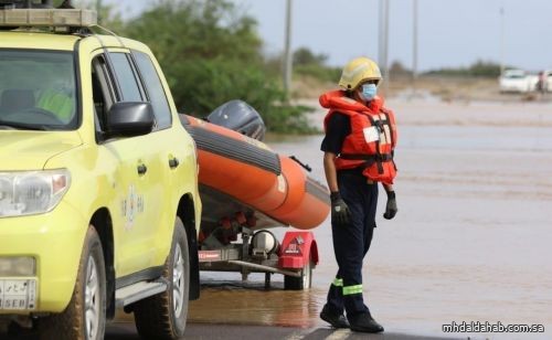 الدفاع المدني يدعو إلى الحيطة من استمرار فرص هطول الأمطار الرعدية على معظم مناطق المملكة