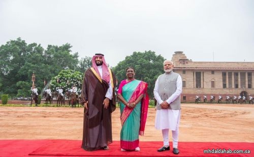 ولي العهد يلتقي رئيسة الهند في القصر الرئاسي