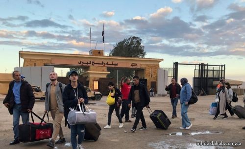 توقف مغادرة الجرحى والأجانب من غزة إلى مصر