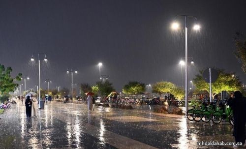 'الأرصاد' يحذر من أمطار غزيرة على المدينة المنورة ووادي الفرع والرايس وبدر
