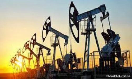 أسعار النفط تتجه لإنهاء العام منخفضة 10%