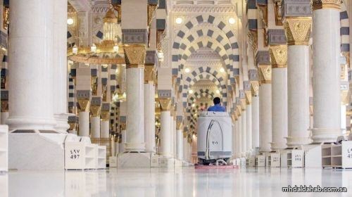 تطهير وتعقيم المسجد النبوي بـ81 ألف لترٍ من المنظفات يومياً