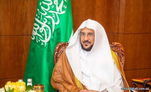 آل الشيخ يوجه الأئمة والمؤذنين بعموم مناطق المملكة بلبس المشلح "البشت"