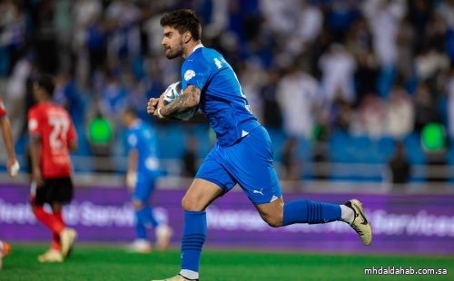 "الهلال" يهزم الرياض بثلاثية في روشن