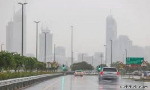 أمطار غزيرة على الإمارات.. و"الطوارئ والأزمات" تدعو إلى عدم الخروج من المنزل إلا للضرورة