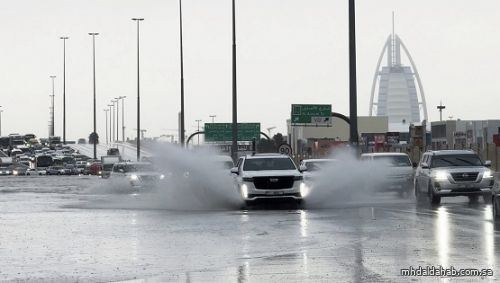 الإمارات تعلن تمديد العمل عن بعد ليوم غد الأربعاء لجميع موظفي الحكومة