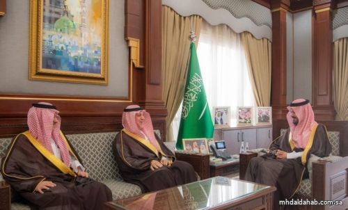 أمير منطقة المدينة المنورة يستقبل مدير الإقليم الغربي للمناطق بشركة الاتصالات السعودية stc