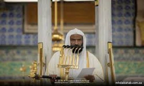إمام المسجد النبوي يذكّر بفضل الصلاة ويحذّر من تضييعها والتغافل عنها
