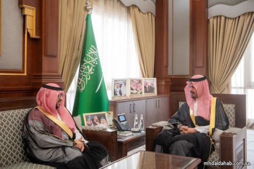 سمو أمير منطقة #المدينة_المنورة #سلمان_بن_سلطان، يلتقي الرئيس التنفيذي للمؤسسة الخيرية لرعاية الأيتام #إخاء   الدكتور محمد بن عمر العيد