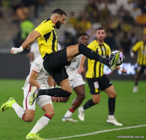 الاتحاد ينتصر على الرائد برباعية ويواصل ملاحقة الهلال