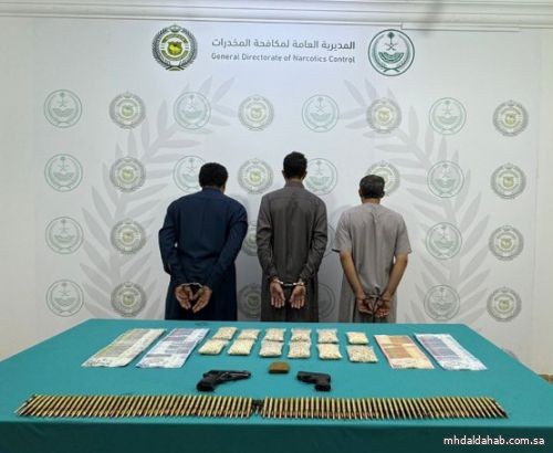 ضبط (3) مواطنين في ينبع لترويجهم الإمفيتامين والحشيش
