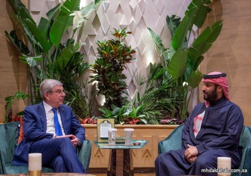 ولي العهد يستقبل رئيس اللجنة الأولمبية الدولية