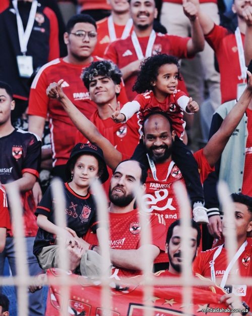 الأهلي المصري يواجه صن داونز وسط حضور جماهيري بالسعة الكاملة