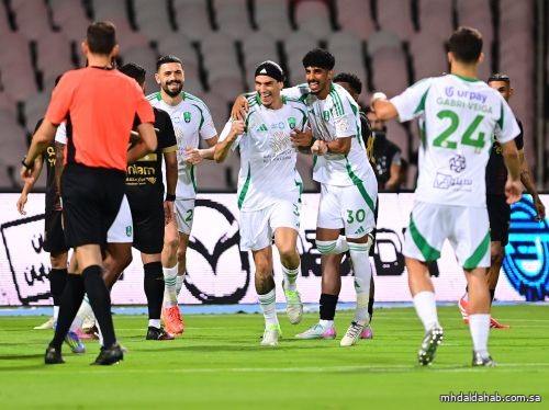 الأهلي يهزم الوحدة بثلاثية