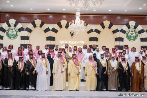 عبدالعزيز بن سعود يلتقي متقاعدي القطاعات التابعة لوزارة الداخلية بالمدينة المنورة عبدالعزيز بن سعود يلتقي متقاعدي القطاعات التابعة لوزارة الداخلية بالمدينة المنورة