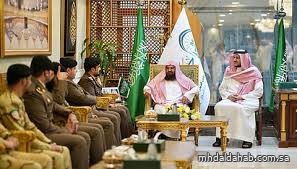 "السديس" يلتقي مدير مكافحة المخدرات بمكة وينوه بحجم الجهود المبذولة "السديس" يلتقي مدير مكافحة المخدرات بمكة وينوه بحجم الجهود المبذولة