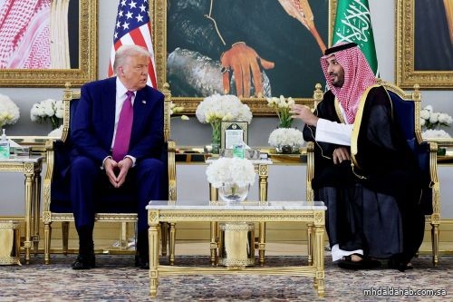 بدء مراسم استقبال الرئيس الأميركي ترامب في الرياض بدء مراسم استقبال الرئيس الأميركي ترامب في الرياض