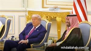 ولي العهد يستقبل الرئيس الأمريكي في الديوان الملكي بقصر اليمامة ويقيم مأدبة غداء رسمية تكريمًا له ولي العهد يستقبل الرئيس الأمريكي في الديوان الملكي بقصر اليمامة ويقيم مأدبة غداء رسمية تكريمًا له