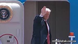 الرئيس الأمريكي دونالد ترمب يغادر الرياض وولي العهد في مقدمة مودعيه الرئيس الأمريكي دونالد ترمب يغادر الرياض وولي العهد في مقدمة مودعيه
