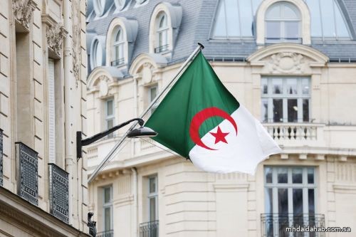 القضاء على إرهابيين وضبط أسلحة وذخائر خلال عملية أمنية شرق الجزائر القضاء على إرهابيين وضبط أسلحة وذخائر خلال عملية أمنية شرق الجزائر