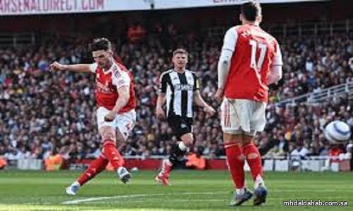 أرسنال يعبر نيوكاسل بـ"صاروخ" رايس ويحسم وصافته للدوري الإنجليزي