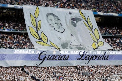 جماهير ريال مدريد تُكرّم مودريش وأنشيلوتي