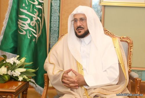 وزير الشؤون الإسلامية يوجه الخطباء للتنبيه بأحكام وآداب الحج والالتزام بتعليمات الجهات المختصة