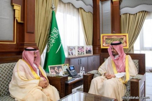 سمو أمير منطقة #المدينة_المنورة، #سلمان_بن_سلطان، يستقبل مدير عام فرع المركز الوطني لتنمية الغطاء النباتي ومكافحة التصحر بالمنطقة