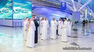 وزير النقل والخدمات اللوجستية يقف على جاهزية مطار الملك عبدالعزيز الدولي لمرحلة مغادرة ضيوف الرحمن