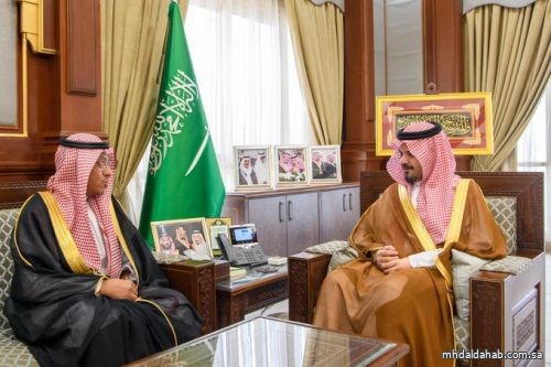 سمو أمير منطقة #المدينة_المنورة #سلمان_بن_سلطان يستقبل المدير العام لفرع المركز الوطني للرقابة على الالتزام البيئي بالمنطقة. سمو أمير منطقة #المدينة_المنورة #سلمان_بن_سلطان يستقبل المدير العام لفرع المركز الوطني للرقابة على الالتزام البيئي بالمنطقة.
